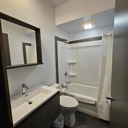 Lofts Hotel Gaspesie Sainte Anne des Monts Exterior photo