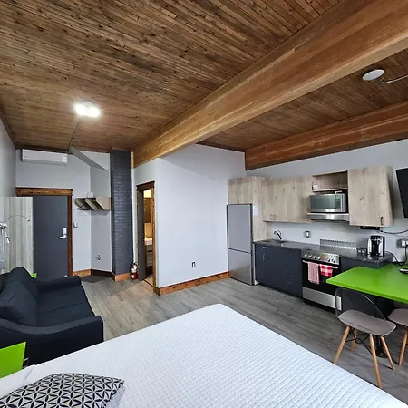 Lofts Hotel Gaspesie Sainte Anne des Monts Exterior photo